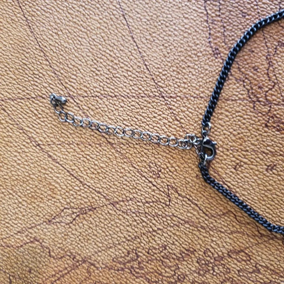 *NECKLACE black on  black flower 16" to 18"* - Picture 6 of 8